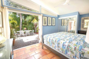 Gertrudes Siesta Village Properties - short walk to best beaches!